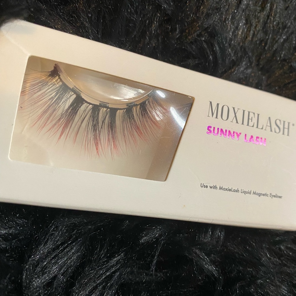 🔥🔥BUNDLE🔥🔥Moxielash magentic lashes
